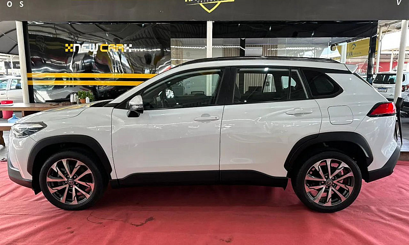 Toyota Corolla Cross...