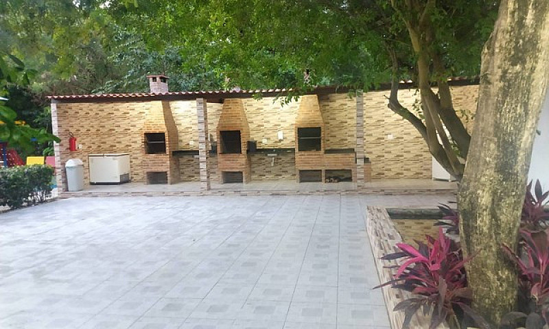 Alugo Em  Condominio...