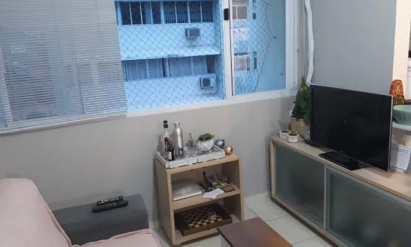 Quarto Em Apê Próxim...