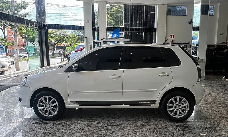 Polo 1.6 Carro Realm...