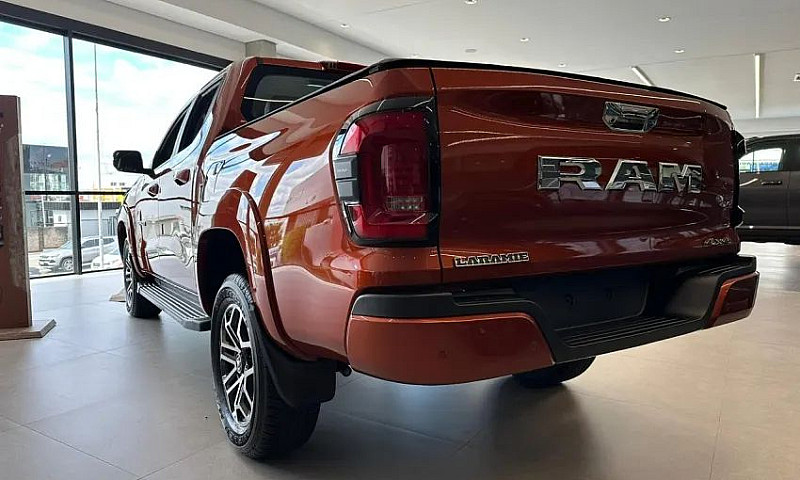Ram Dakota Laramie 2...