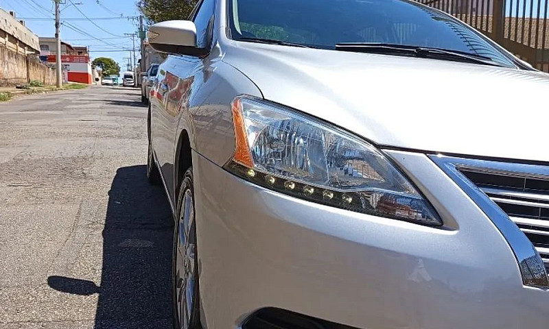 Nissan Sentra Sl 2.0...