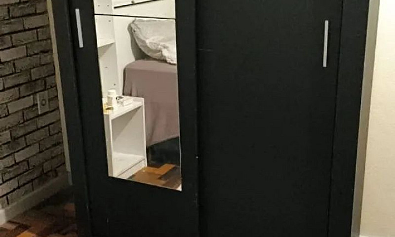 Aluga Se Quarto Para...