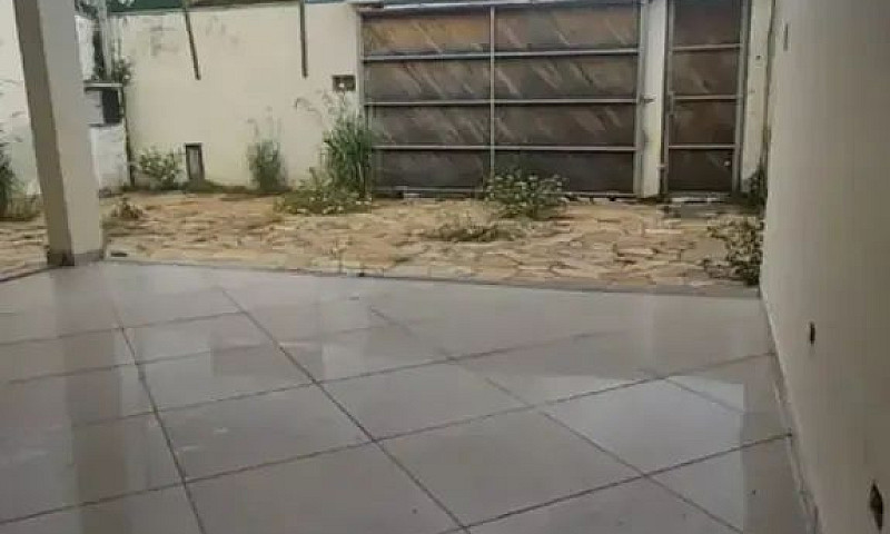 Casa Com 3 Dormitóri...