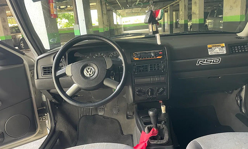 Volkswagen Santana 1...