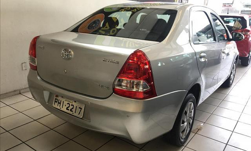 Toyota Etios 1.5 Xs ...