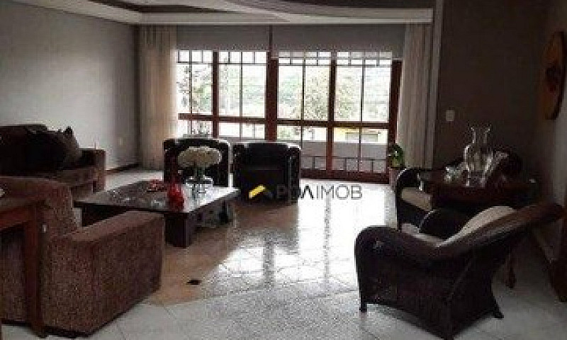 Casa Com 4 Dormitóri...