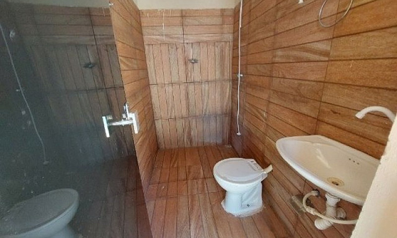 Alugo Casa Com Pisci...