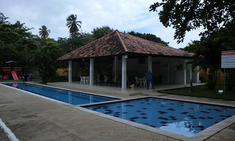 Alugo Em  Condominio...