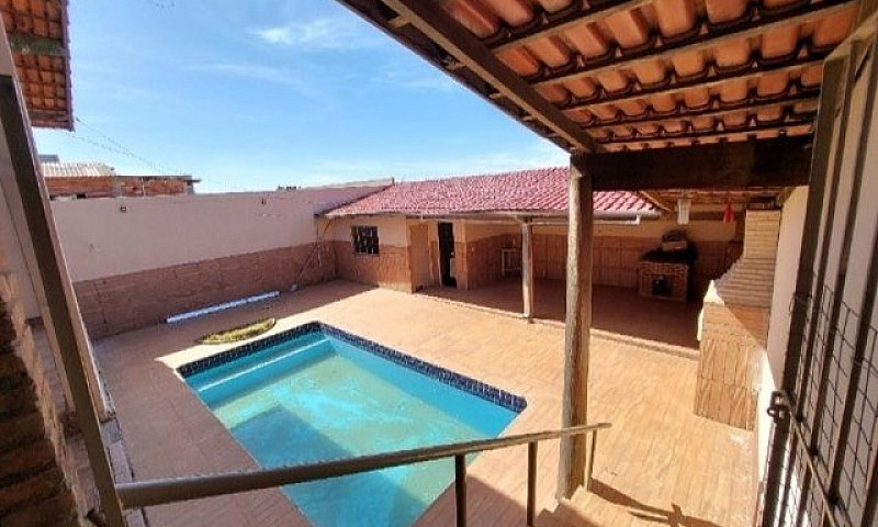 Alugo Casa Com Pisci...