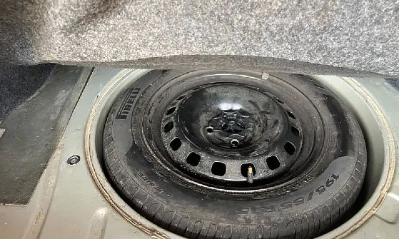 Volkswagen Voyage 1....