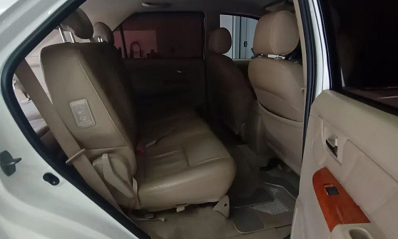 Toyota Hilux Sw4 Srv...