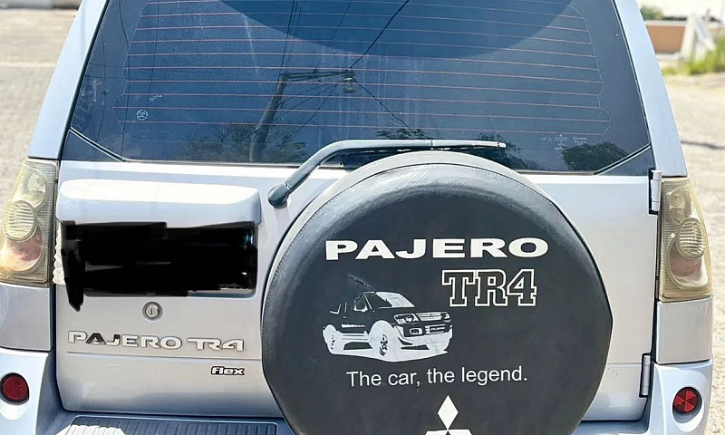 Mitsubishi Pajero Tr...