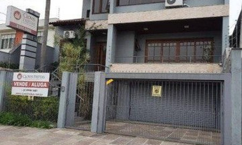Casa Com 4 Dormitóri...