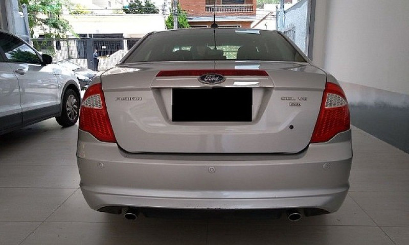 Fusion Sel 3.0 V6 Aw...