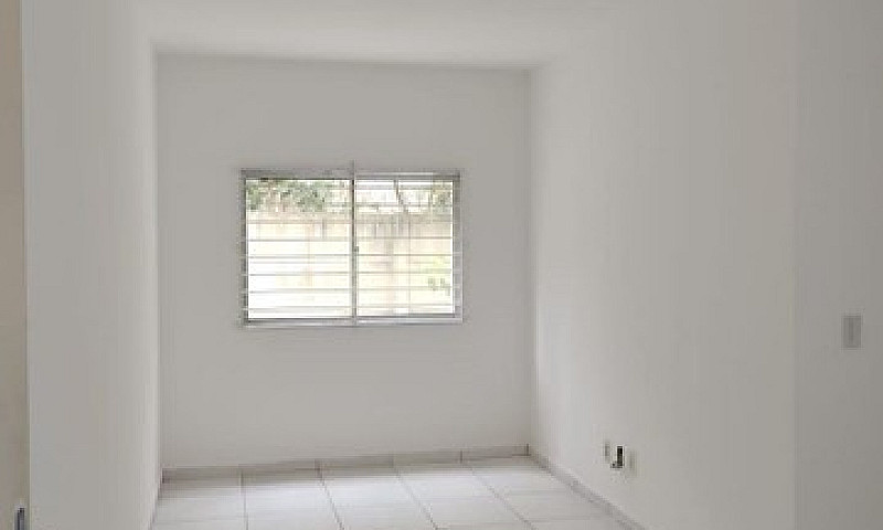 Alugo Em  Condominio...