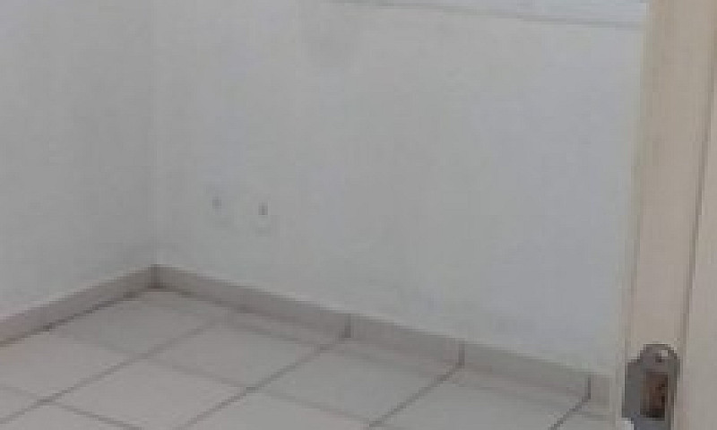 Alugo Excelente Casa...