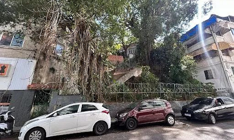 Casa Com 6 Dormitóri...
