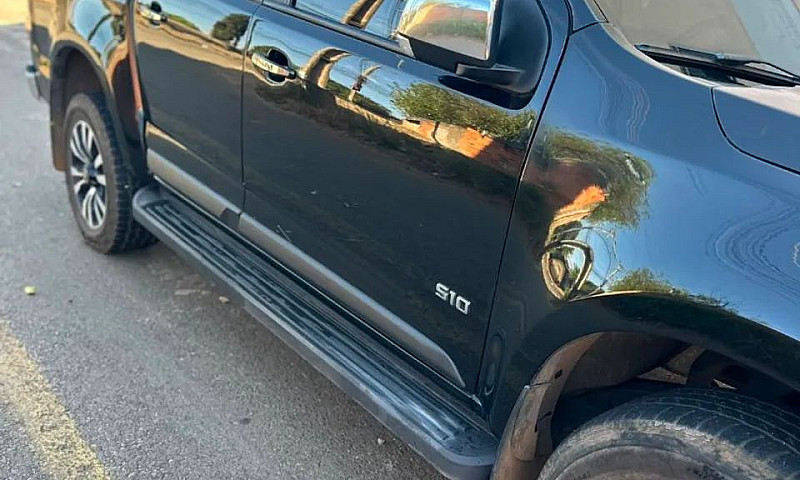 Chevrolet S10 Pick-U...