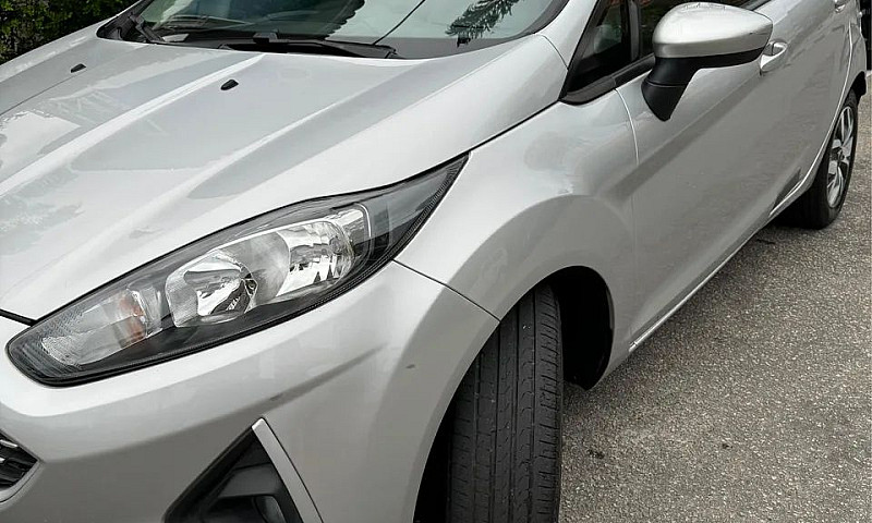 Ford Fiesta Se 1.6 1...