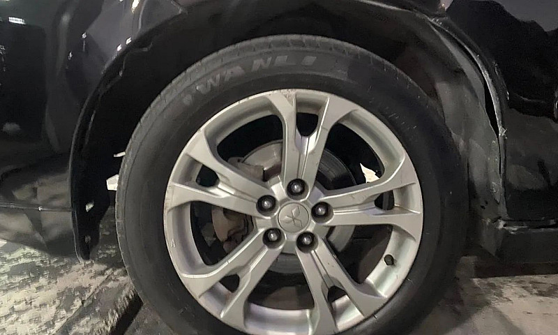 Mitsubishi Outlander...