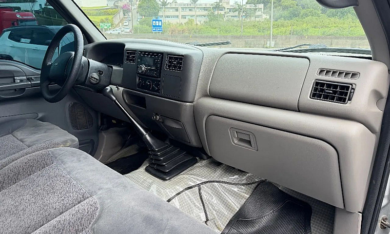 Ford F-250 Xlt 3.9 4...