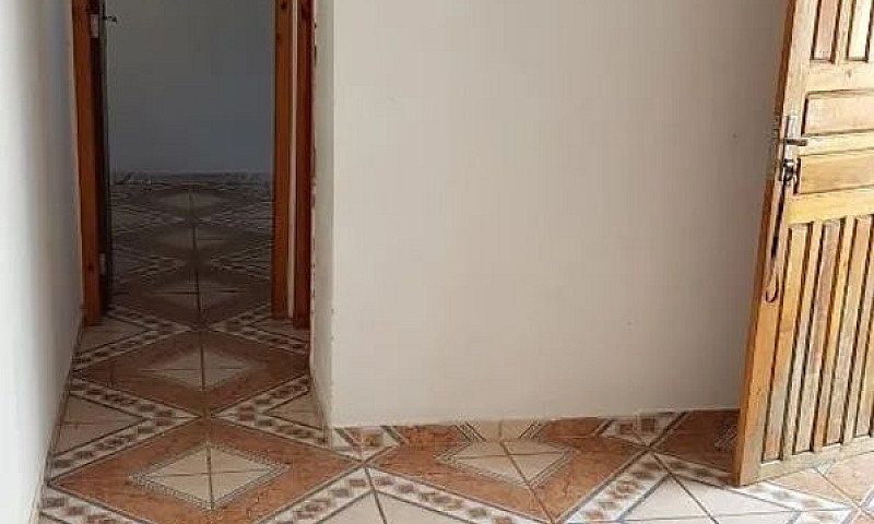 Alugo Casa Dos Fundo...