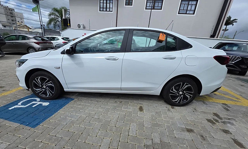 Chevrolet Onix Plus ...