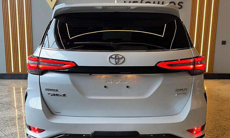Toyota Hilux Sw4 Srx...