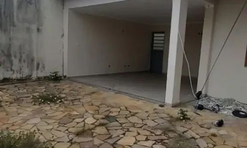 Casa Com 3 Dormitóri...