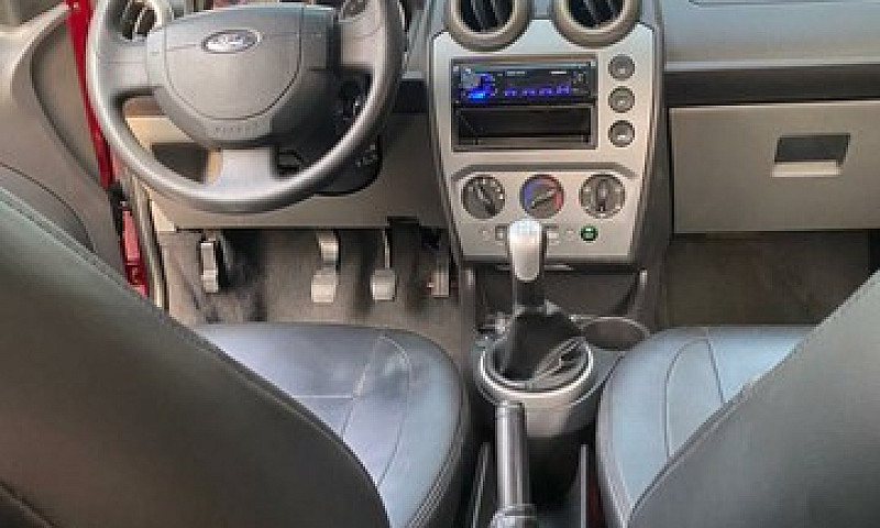 Ford Fiesta Se Sedan...