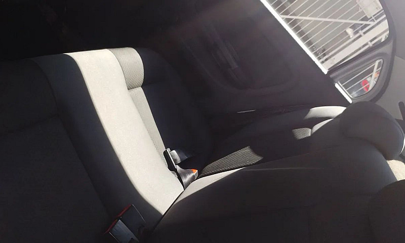 Volkswagen Voyage Tr...