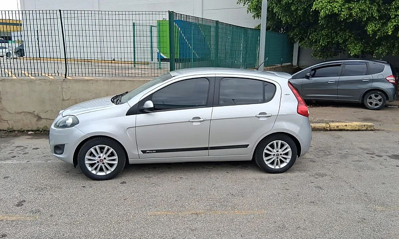 Fiat Palio Essence 1...