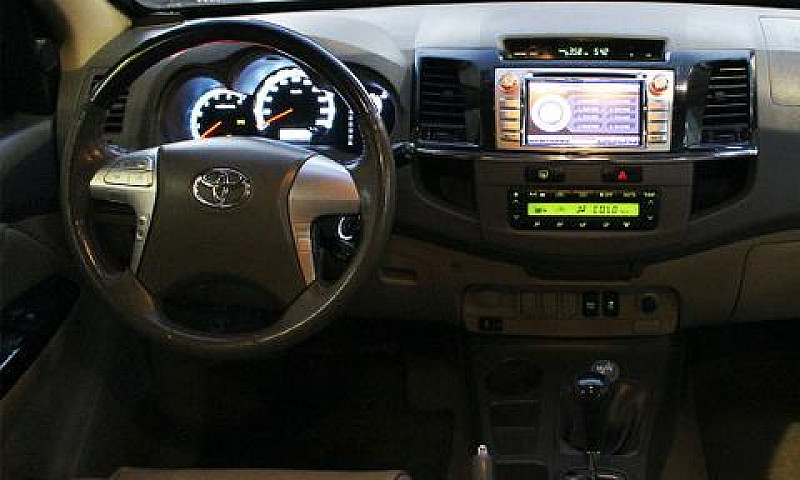 Toyota Hilux Sw4 201...