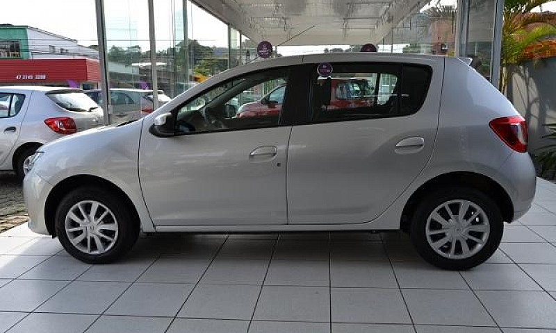 Renault  Sandero 1.6...