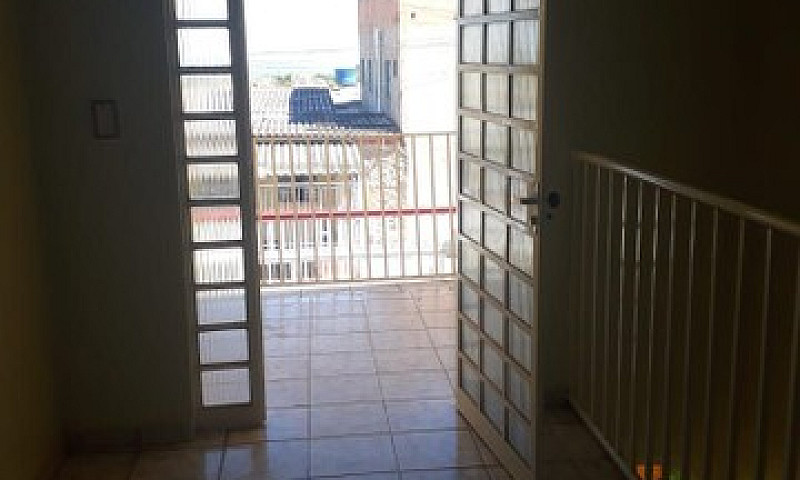 Aluga-Se Casa Em Sam...