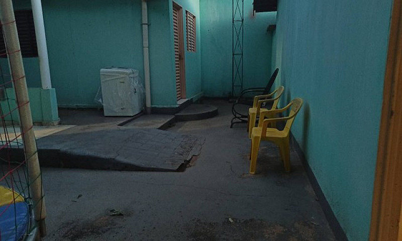 Casa No Jardim Guana...