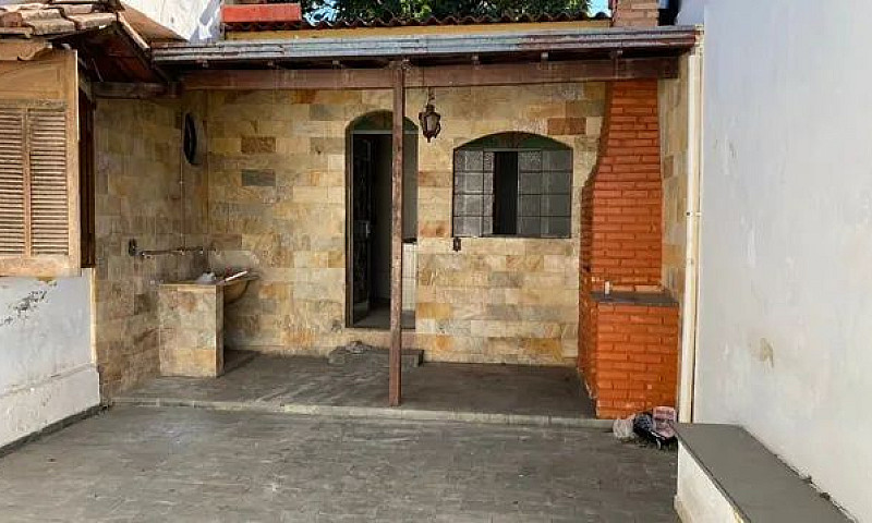 Alugo Casa 4 Quartos...