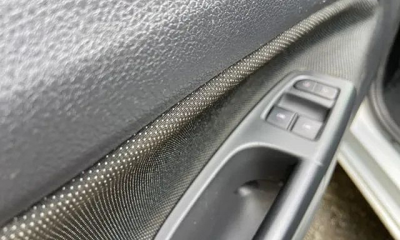 Volkswagen Voyage 1....