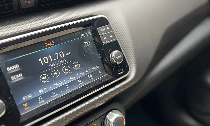 Nissan Kicks Play Ac...