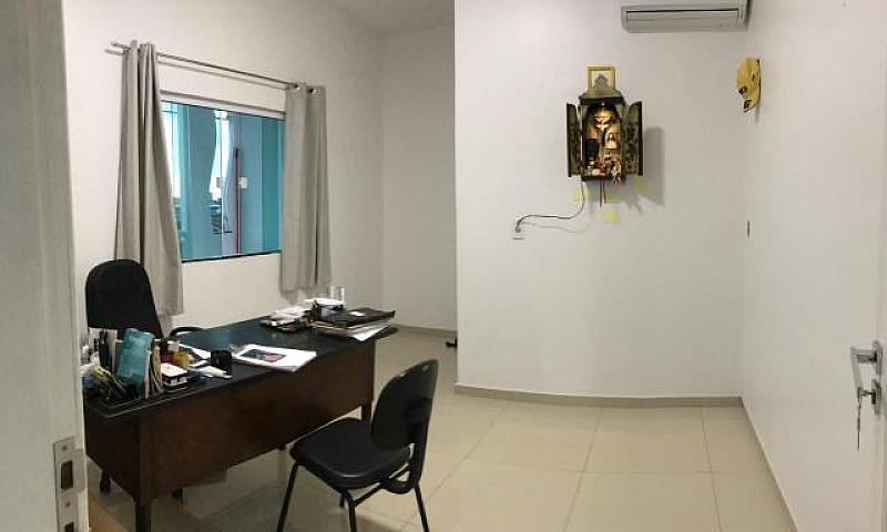 Vendo Casa Com 6 Suí...