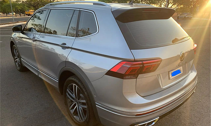 Volkswagen Tiguan Al...