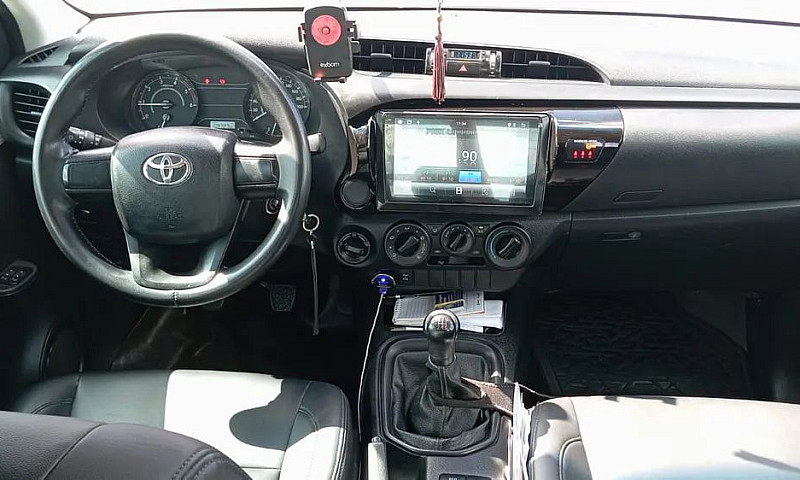 Toyota Hilux Cd Sr 4...