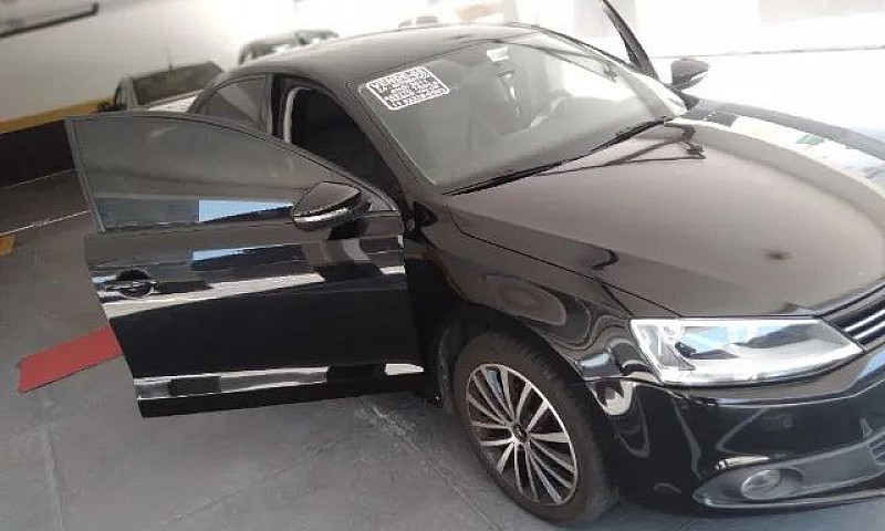 Volkswagen Jetta Com...