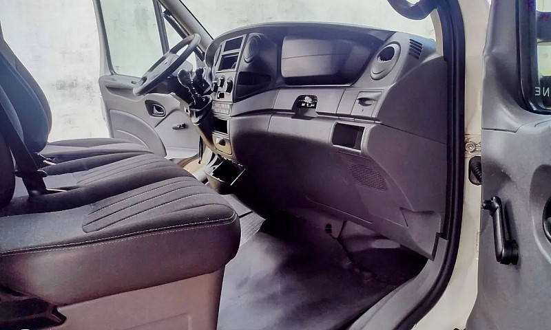Iveco 35S14...
