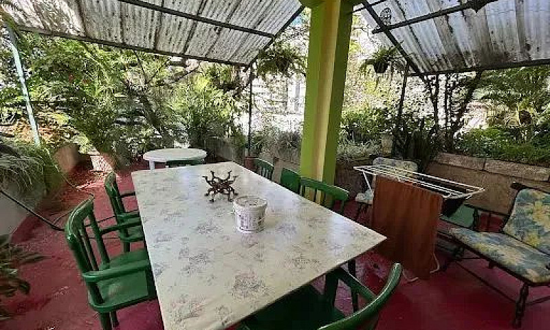 Casa Com 6 Dormitóri...