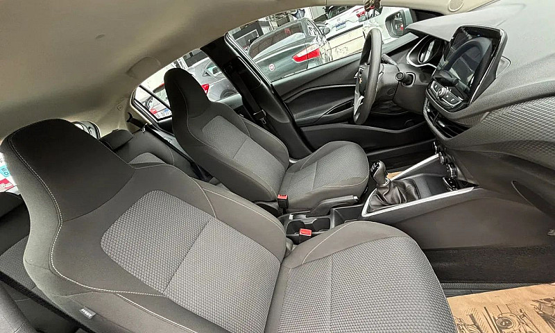 Chevrolet Onix Hatch...