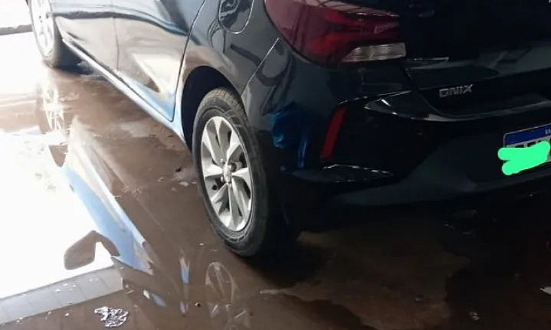 Chevrolet Onix Hatch...
