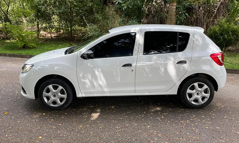 Renault Sandero Auth...