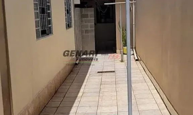 Casa Com 2 Quartos À...